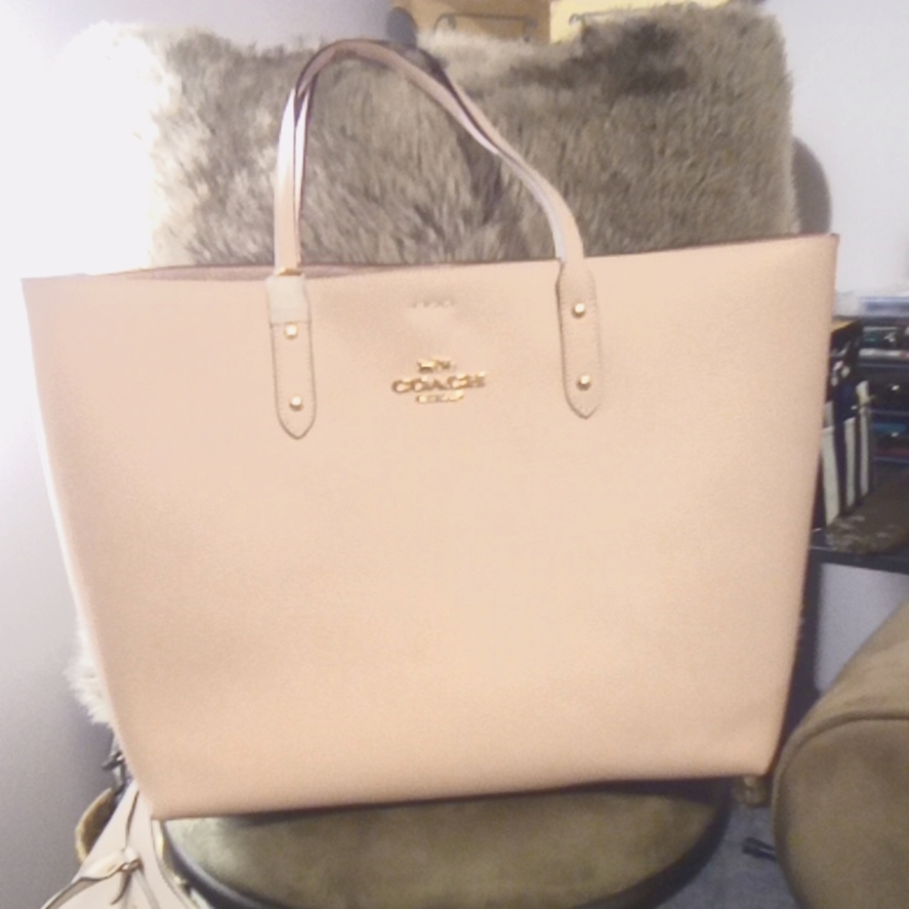 COACH HANDBAG